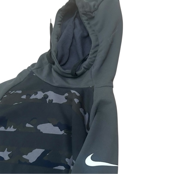NIKE Dri Fit Men's Medium Gray Camo Pullover Hooded Athletic Hoodie Sweater - Picture 3 of 5